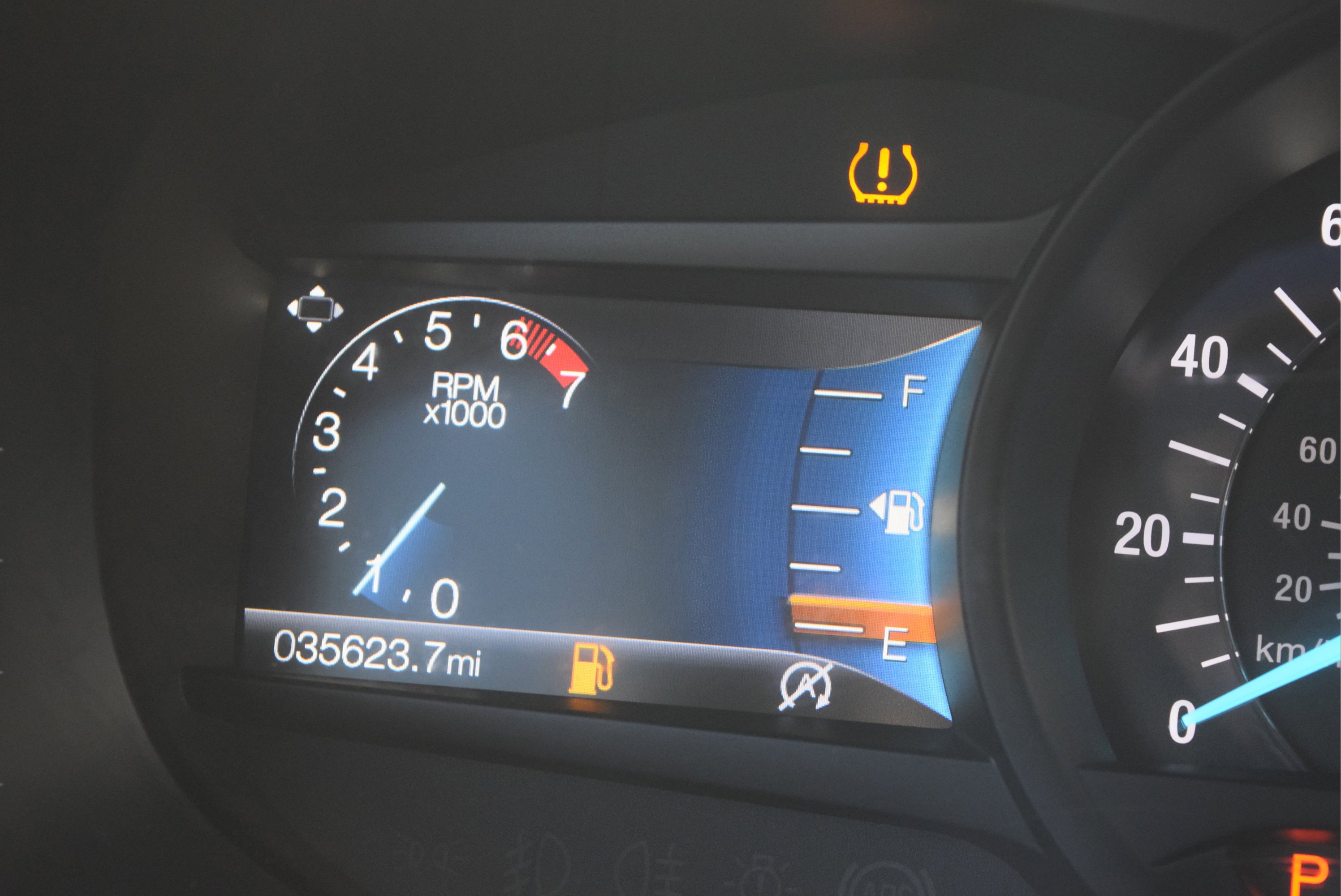 Certified 2022 Ford Edge ST-Line w/ Cargo Accessory Package image 14