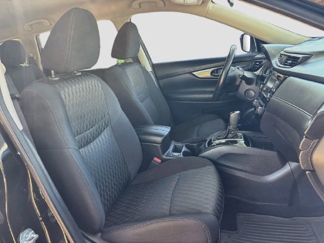 Used 2018 Nissan Rogue SV FWD image 25