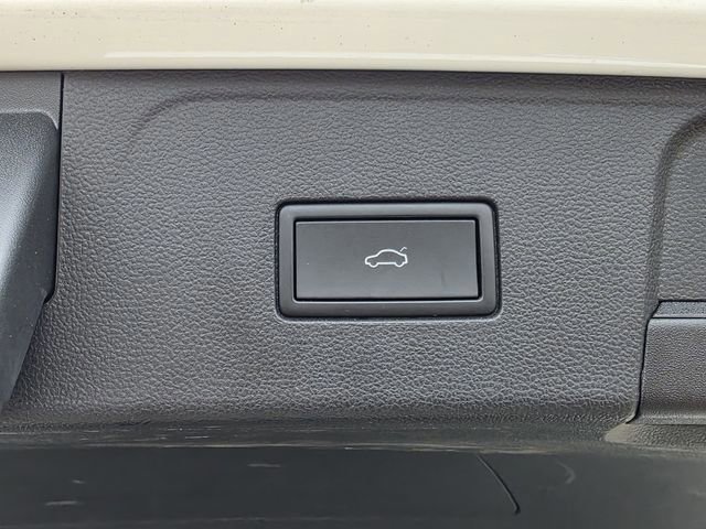 Used 2024 Volkswagen Atlas SE w/ Black Wheel Package image 29