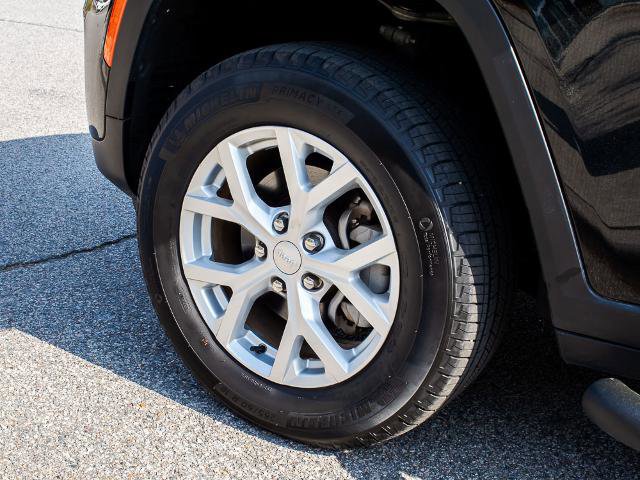 Used 2023 Jeep Grand Cherokee Limited AWD/4WD image 5