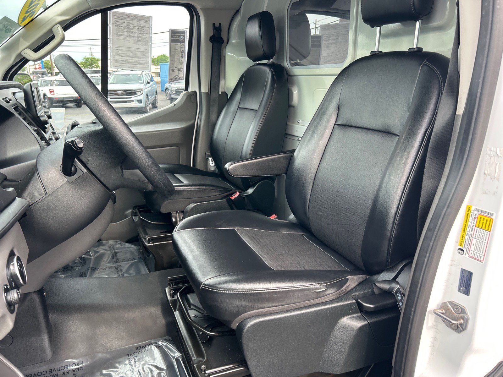 Certified 2020 Ford Transit 150 Low Roof RWD image 4
