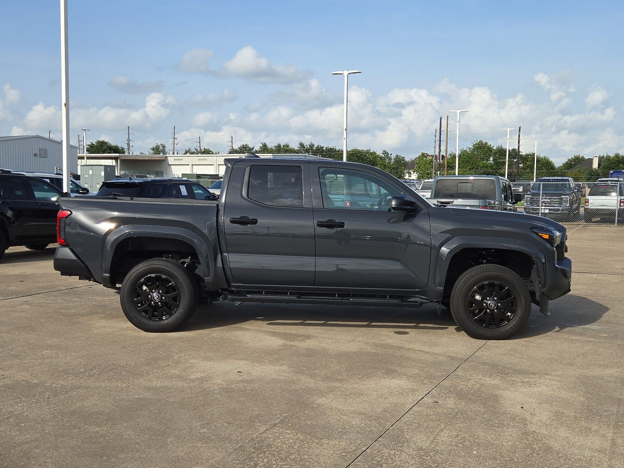 Used 2025 Toyota Tacoma SR AWD/4WD image 2