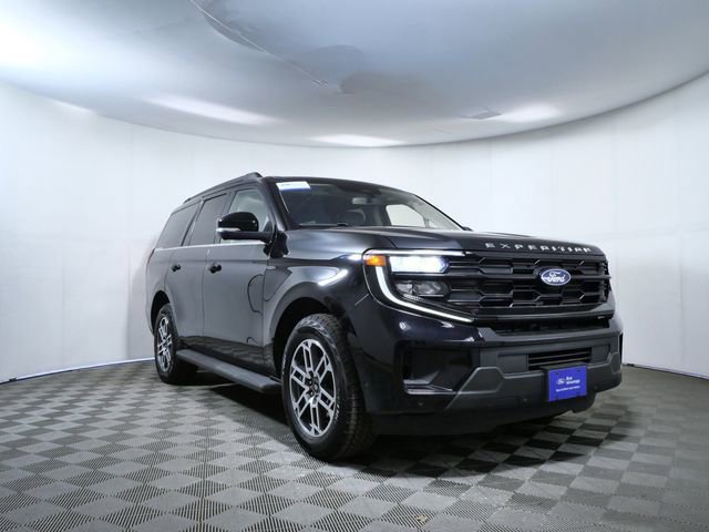 Certified 2025 Ford Expedition Active AWD/4WD image 5