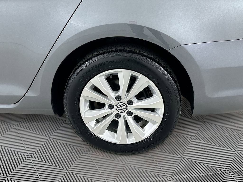 Used 2018 Volkswagen Golf S AWD/4WD image 29