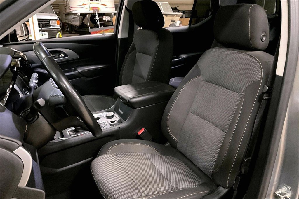 Used 2018 Chevrolet Traverse LT image 23