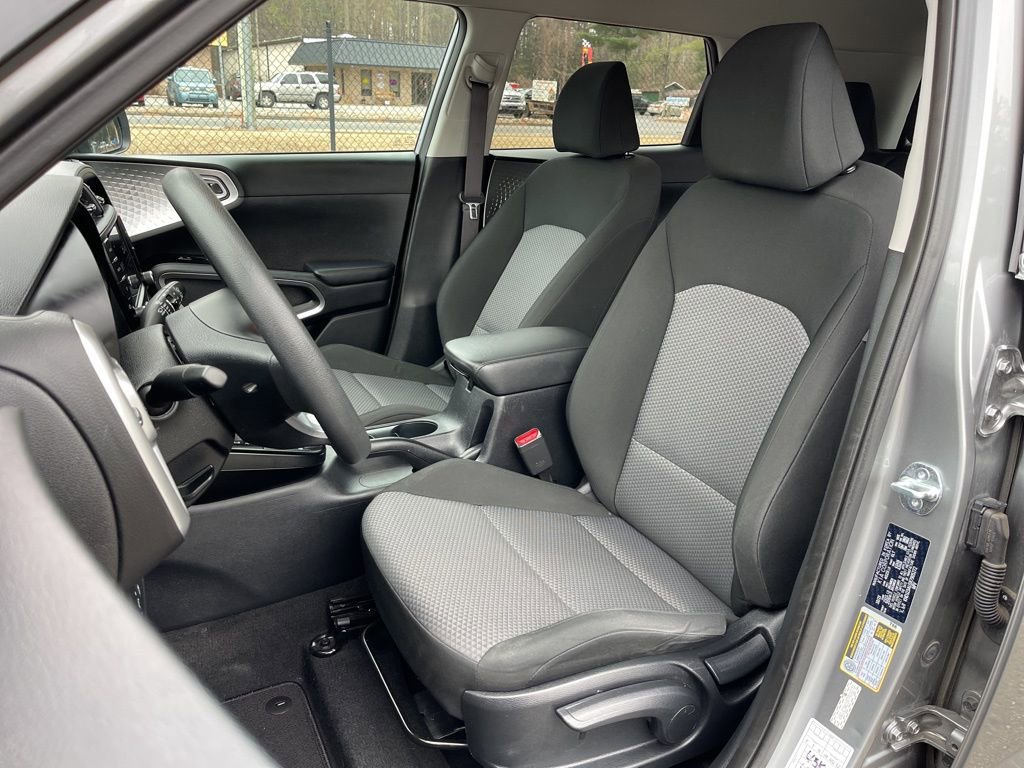 Used 2024 Kia Soul LX w/ Option Group 015 image 18