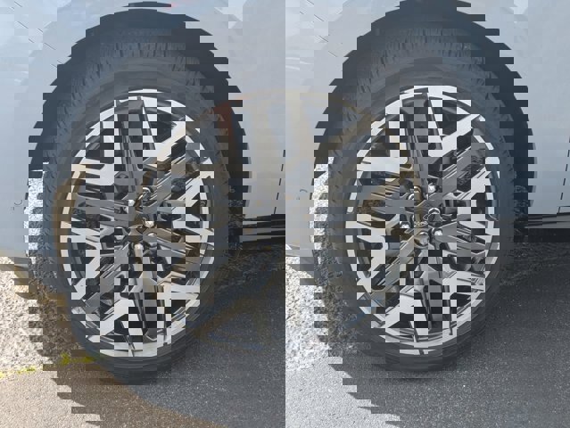 Certified 2025 Ford Expedition Platinum w/ Platinum Ultimate Package image 11