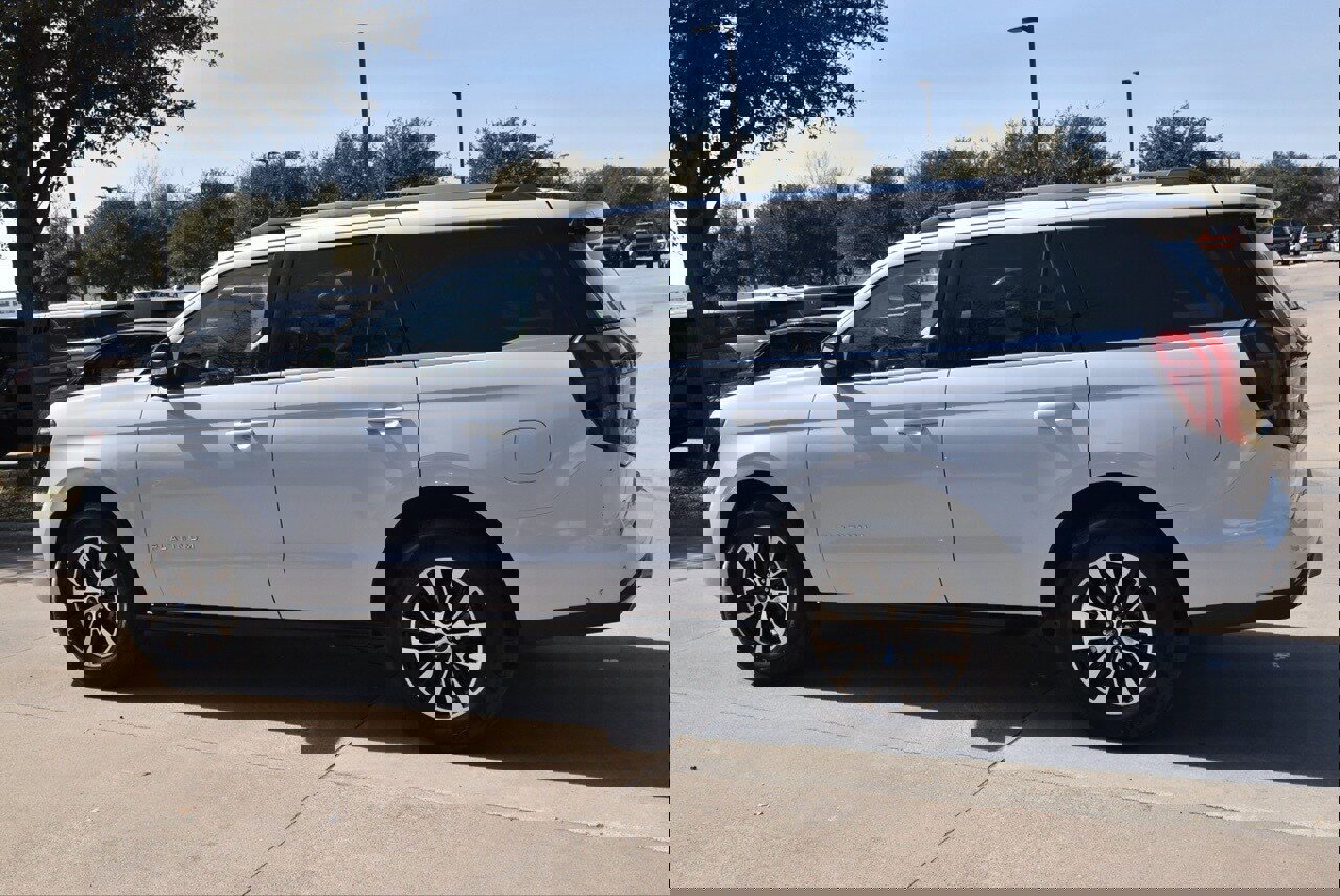 Certified 2025 Ford Expedition Platinum image 4