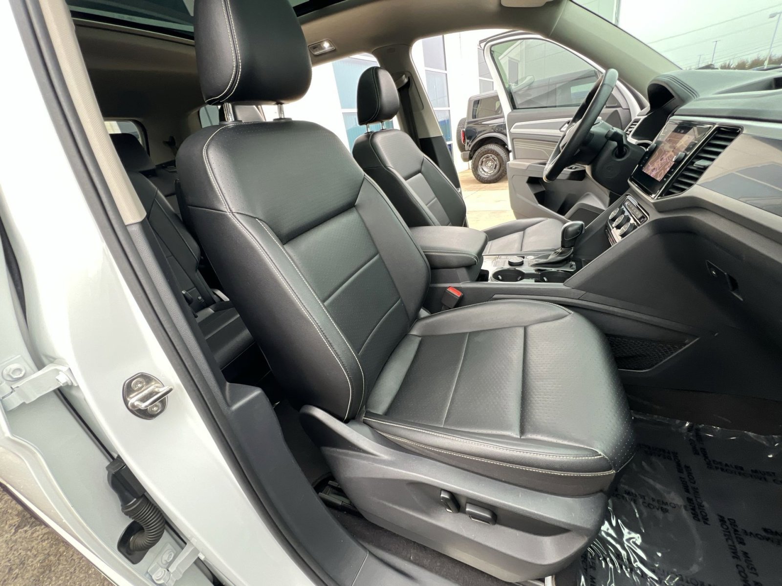 Used 2022 Volkswagen Atlas SEL R-Line image 28