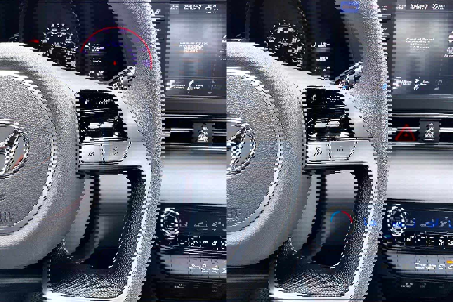 Used 2023 Hyundai Elantra SEL w/ Cargo Package image 27