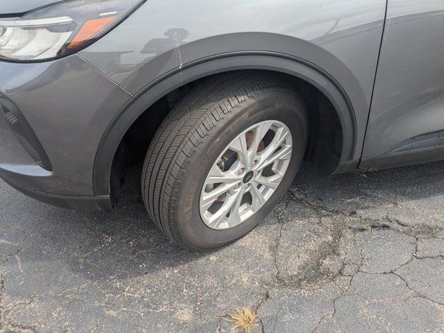 Certified 2025 Ford Escape Active w/ Cold Weather Package FWD image 6