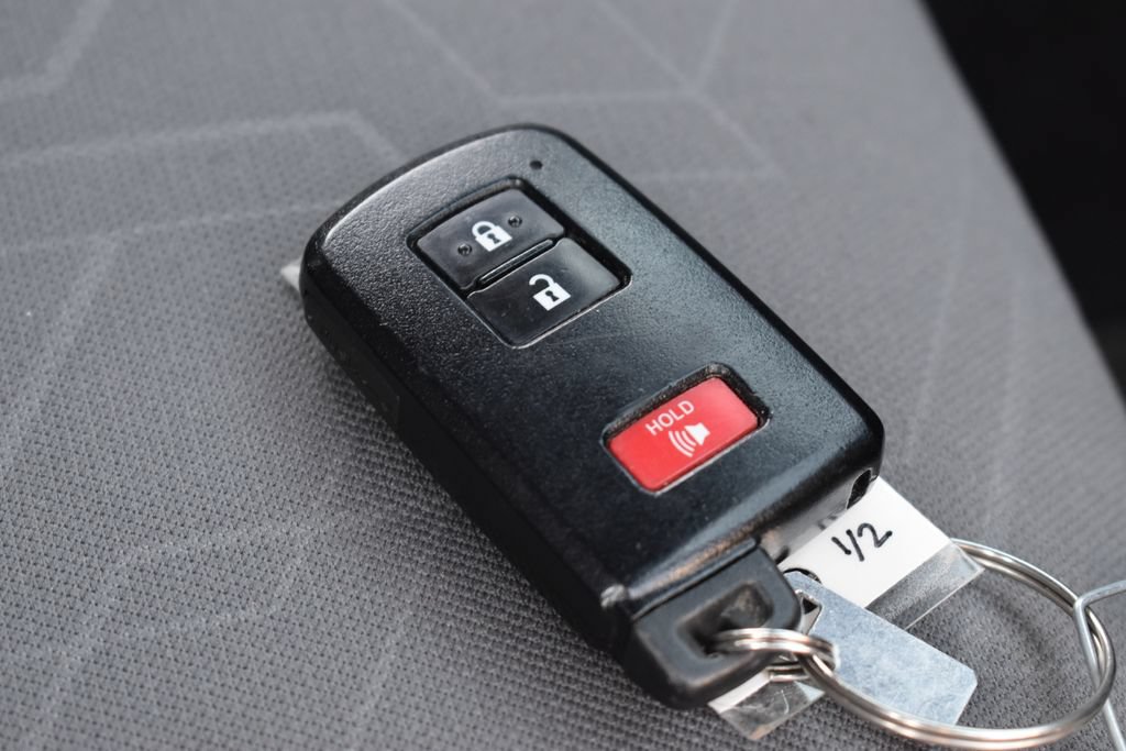 Used 2023 Toyota Tacoma TRD Sport AWD/4WD image 35
