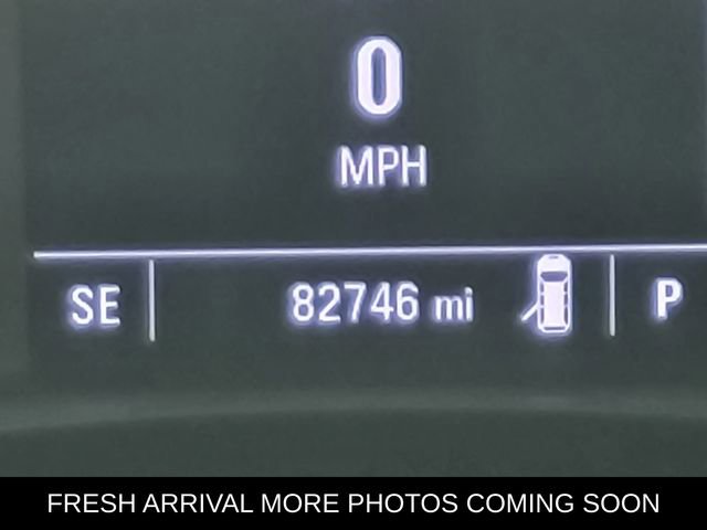 Used 2022 Chevrolet Traverse LS image 32