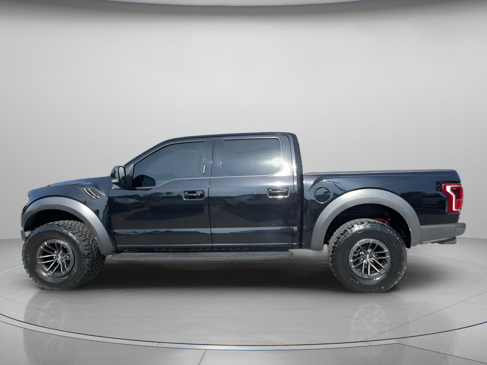 Certified 2020 Ford F150 Raptor w/ Equipment Group 802A Luxury image 8
