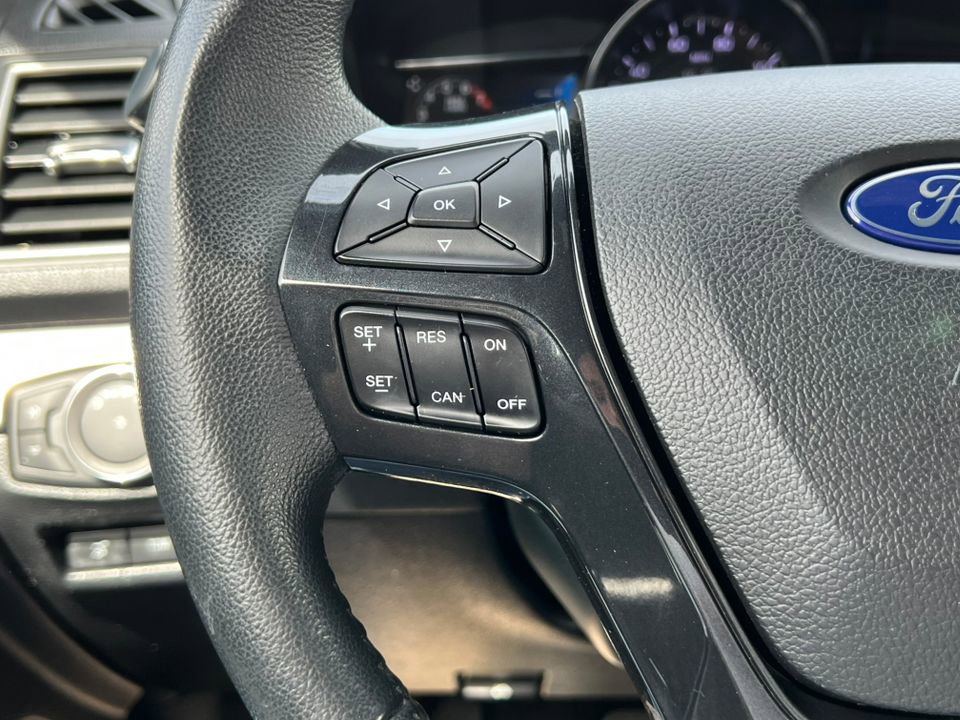 Certified 2018 Ford Explorer XLT w/ Equipment Group 202A AWD/4WD image 18