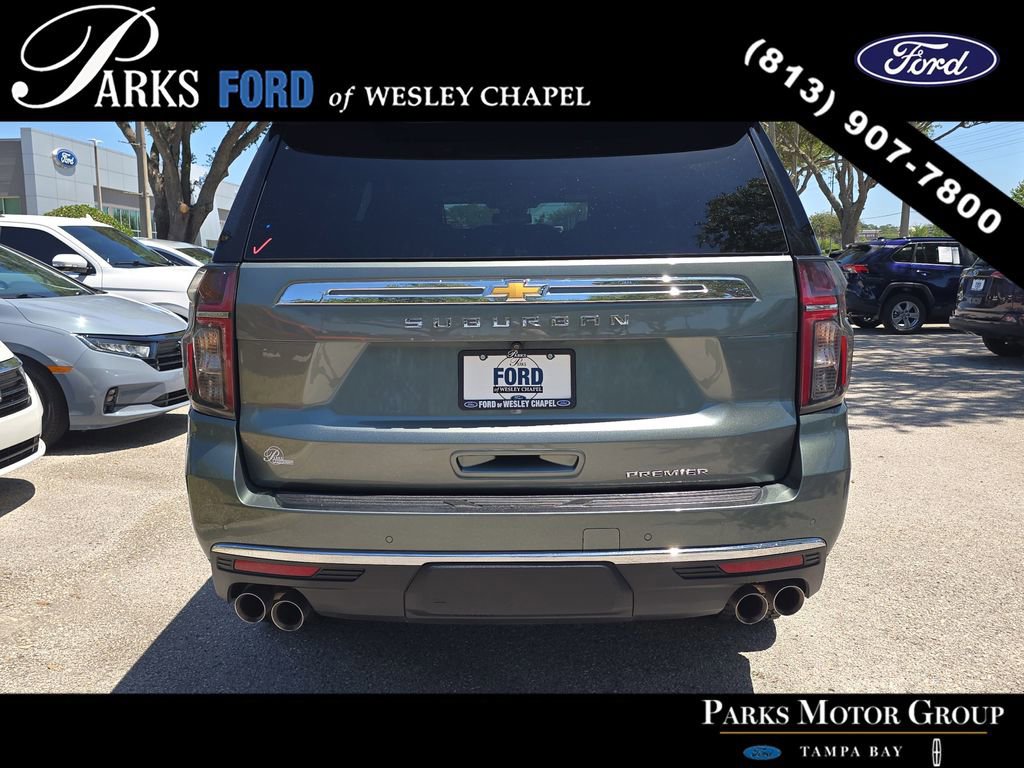 Used 2024 Chevrolet Suburban Premier image 4