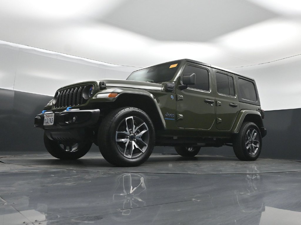 Used 2024 Jeep Wrangler Unlimited w/ Convenience Group AWD/4WD image 40