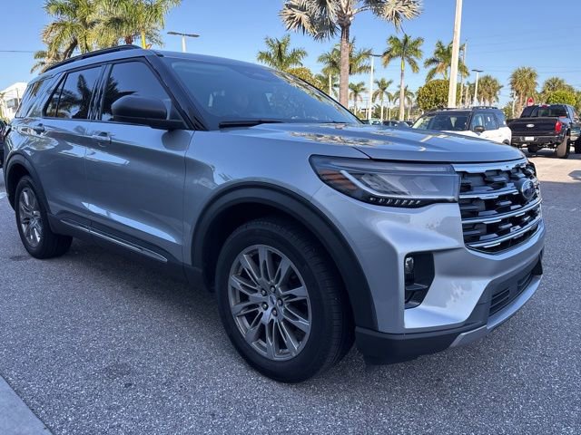 Certified 2025 Ford Explorer Active w/ Active Comfort Package image 5