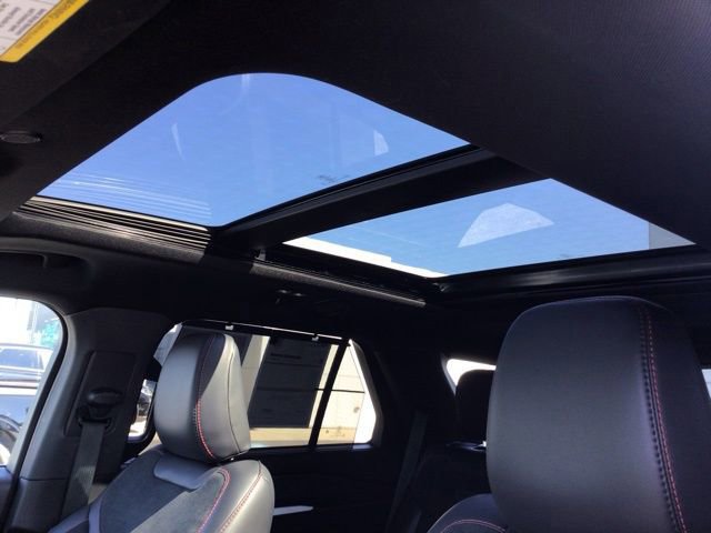 Certified 2025 Ford Explorer ST image 22