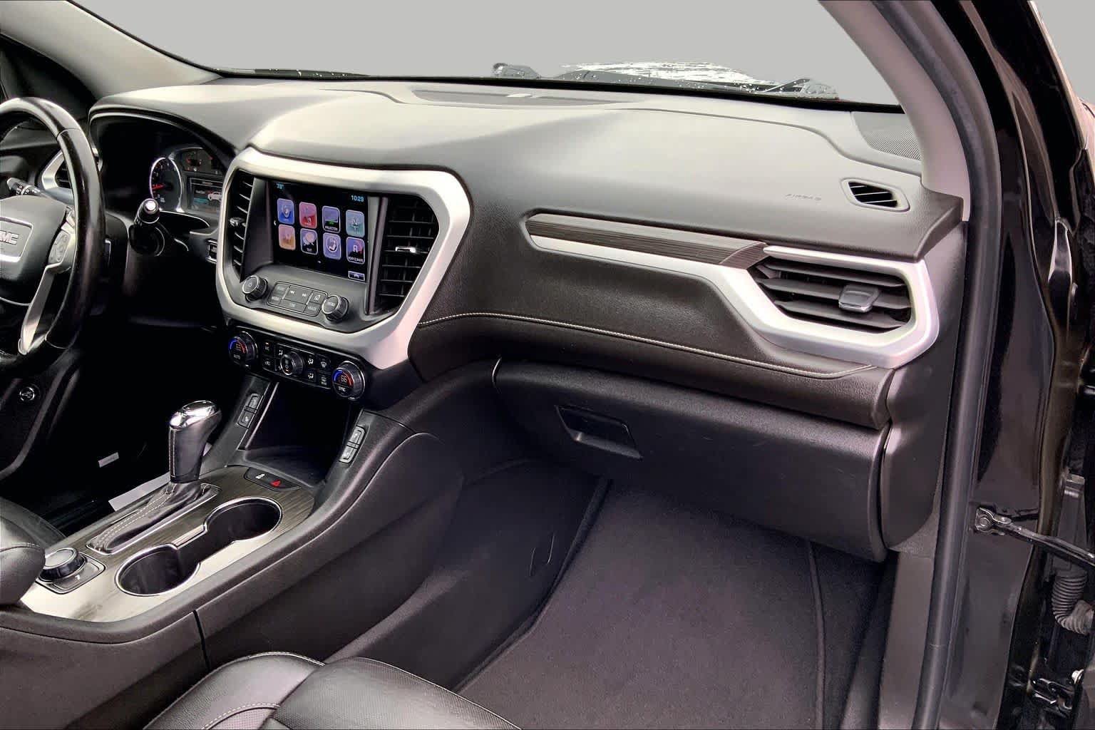 Used 2019 GMC Acadia SLT w/ LPO, Floor Liner Package FWD image 17