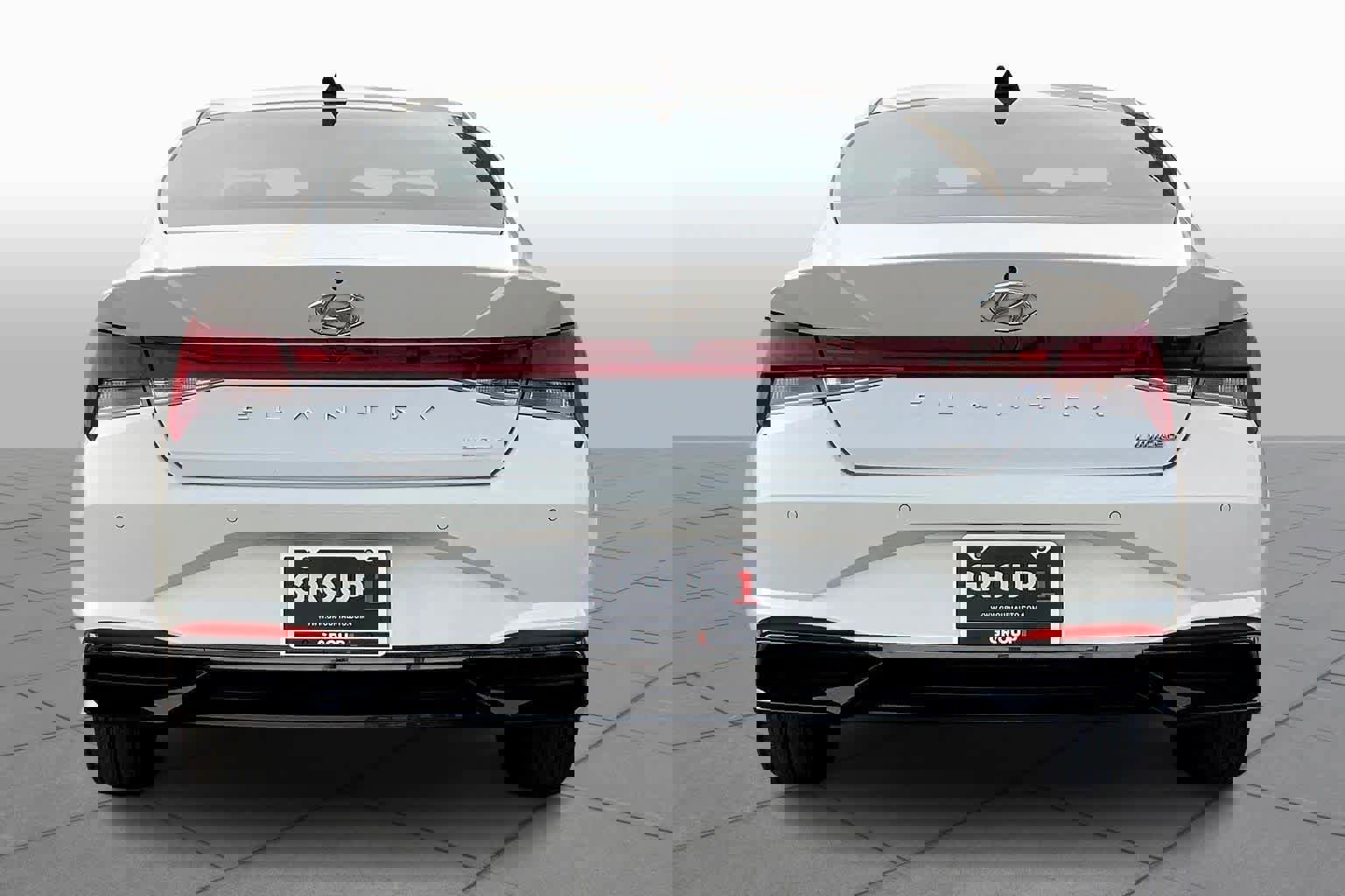 Used 2023 Hyundai Elantra Limited image 2