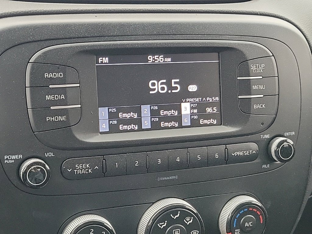 Used 2017 Kia Soul FWD image 26