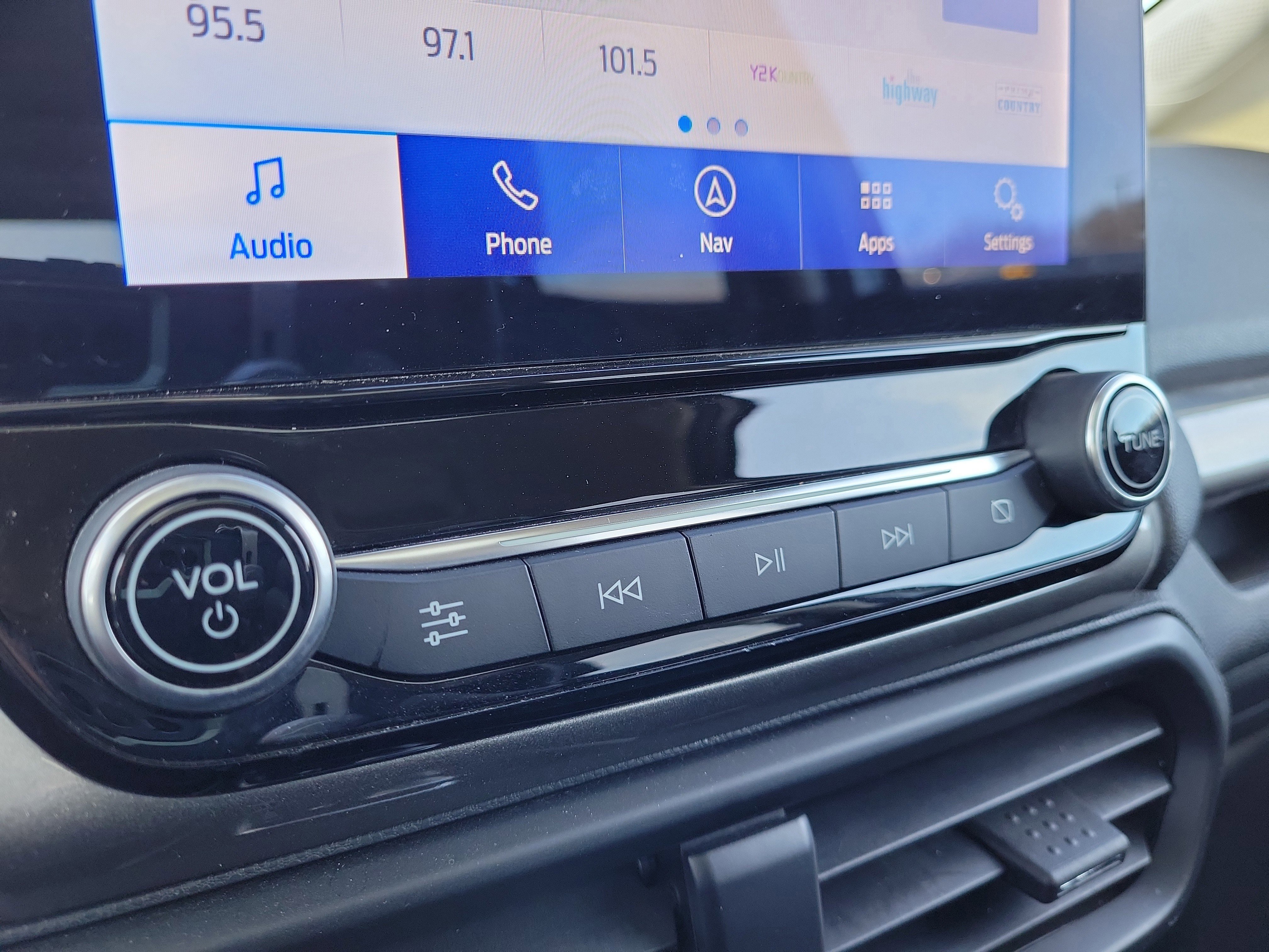 Certified 2020 Ford EcoSport SES w/ SES Black Appearance Package image 28