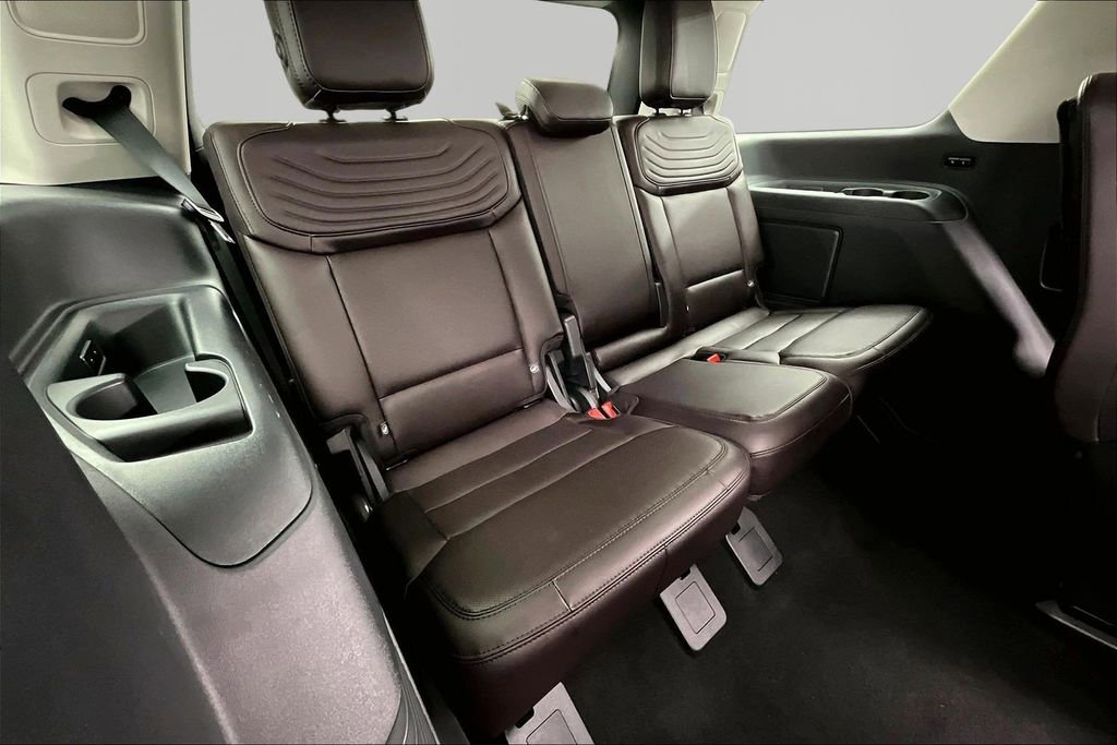 Certified 2025 Ford Expedition Platinum w/ Platinum Ultimate Package AWD/4WD image 28