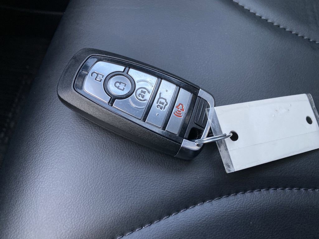 Certified 2025 Ford Escape ST-Line Elite w/ Premium Technology Package image 39