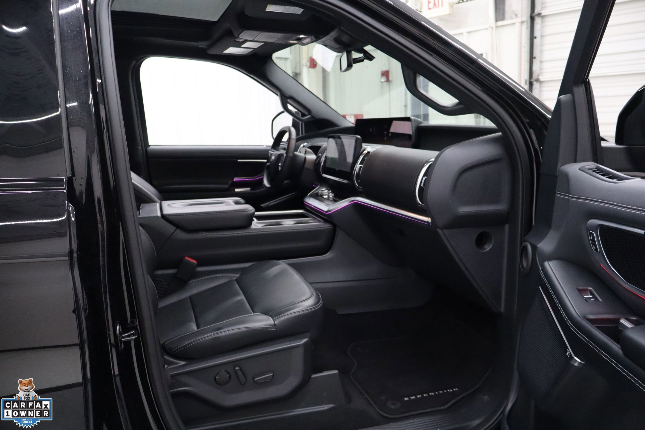 Certified 2025 Ford Expedition Platinum w/ Stealth Performance Package AWD/4WD image 32