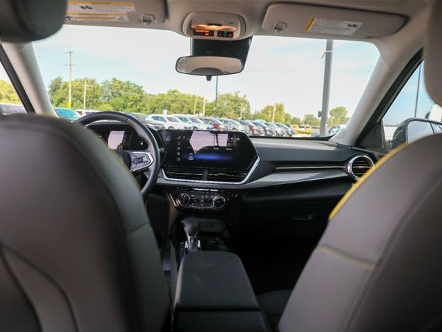 Used 2024 Chevrolet Trax ACTIV w/ Driver Confidence Package FWD image 3