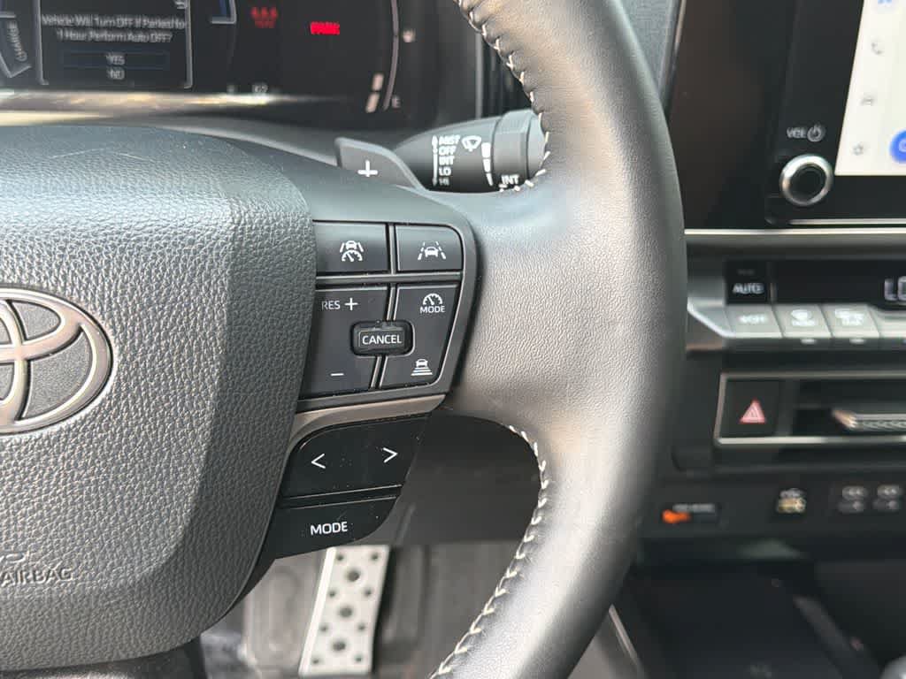 Used 2025 Toyota Camry SE w/ Convenience Package FWD image 23