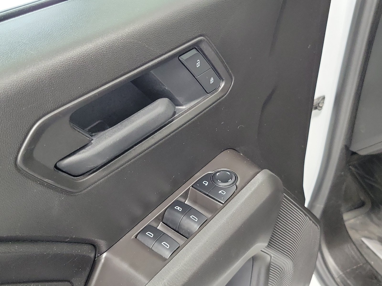 Used 2025 Chevrolet Colorado Trail Boss AWD/4WD image 7