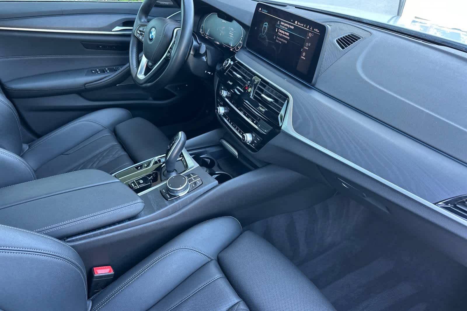 Used 2023 BMW 530e xDrive w/ Premium Package AWD/4WD image 16