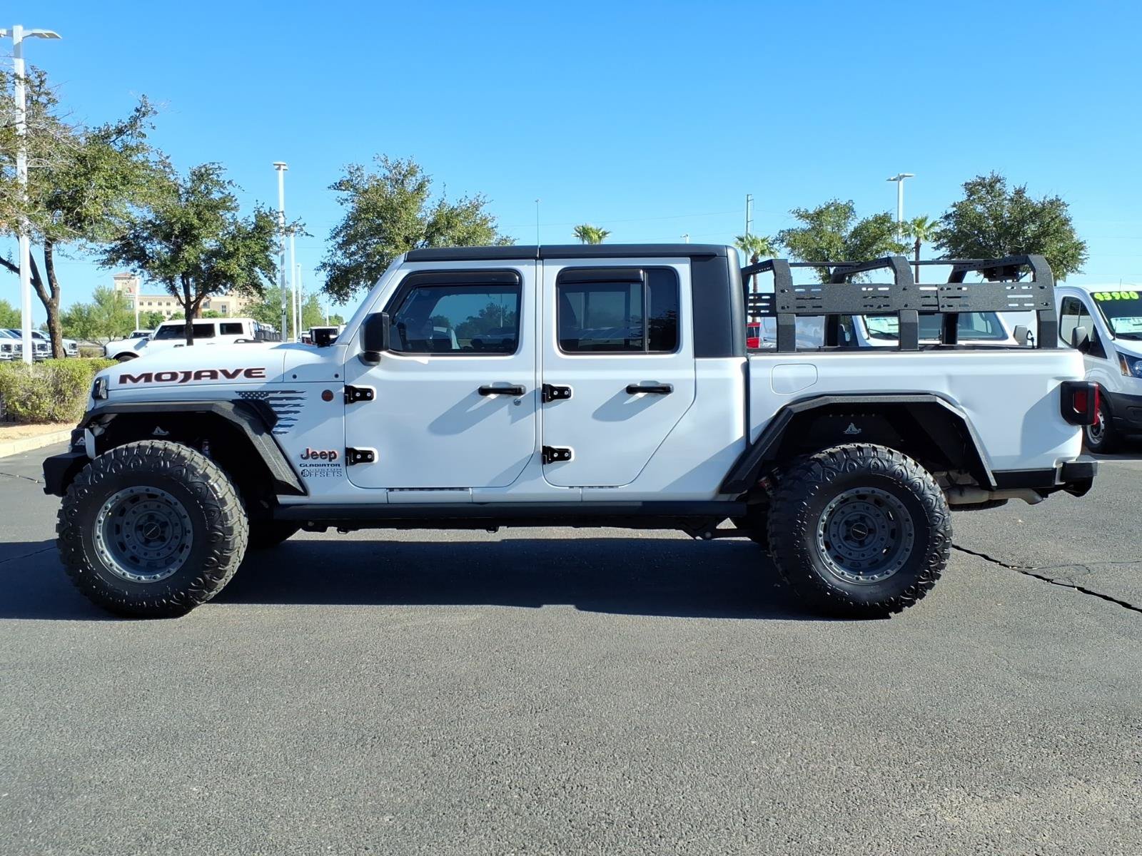 Used 2022 Jeep Gladiator Mojave AWD/4WD image 2