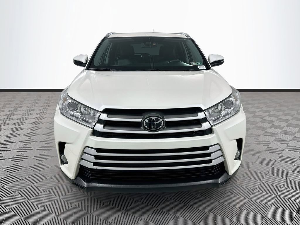 Used 2019 Toyota Highlander XLE image 3