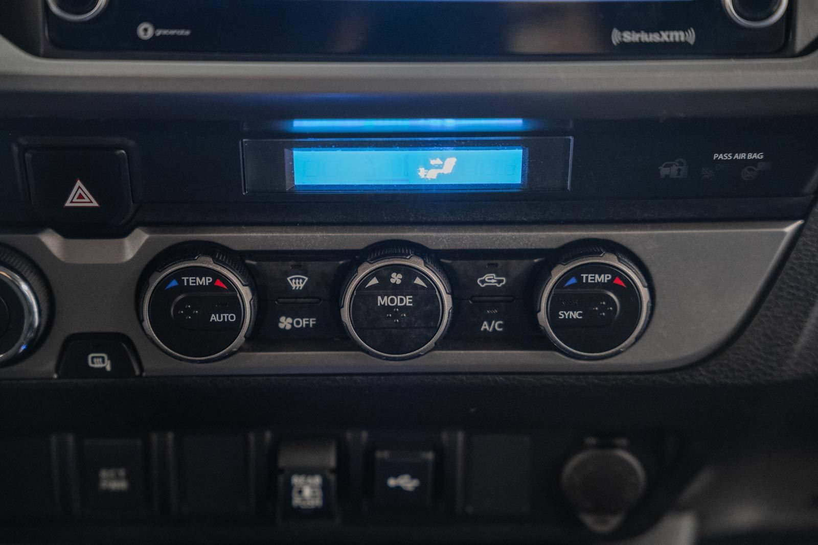 Used 2022 Toyota Tacoma SR5 AWD/4WD image 30