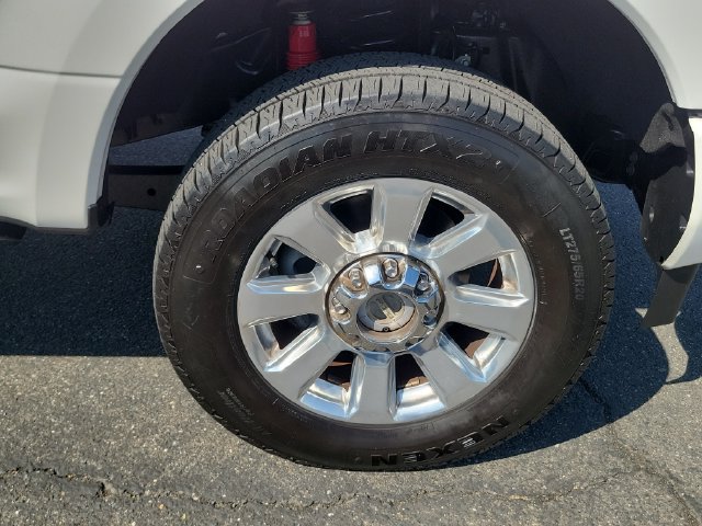Certified 2017 Ford F350 Platinum w/ Platinum Ultimate Package AWD/4WD image 6