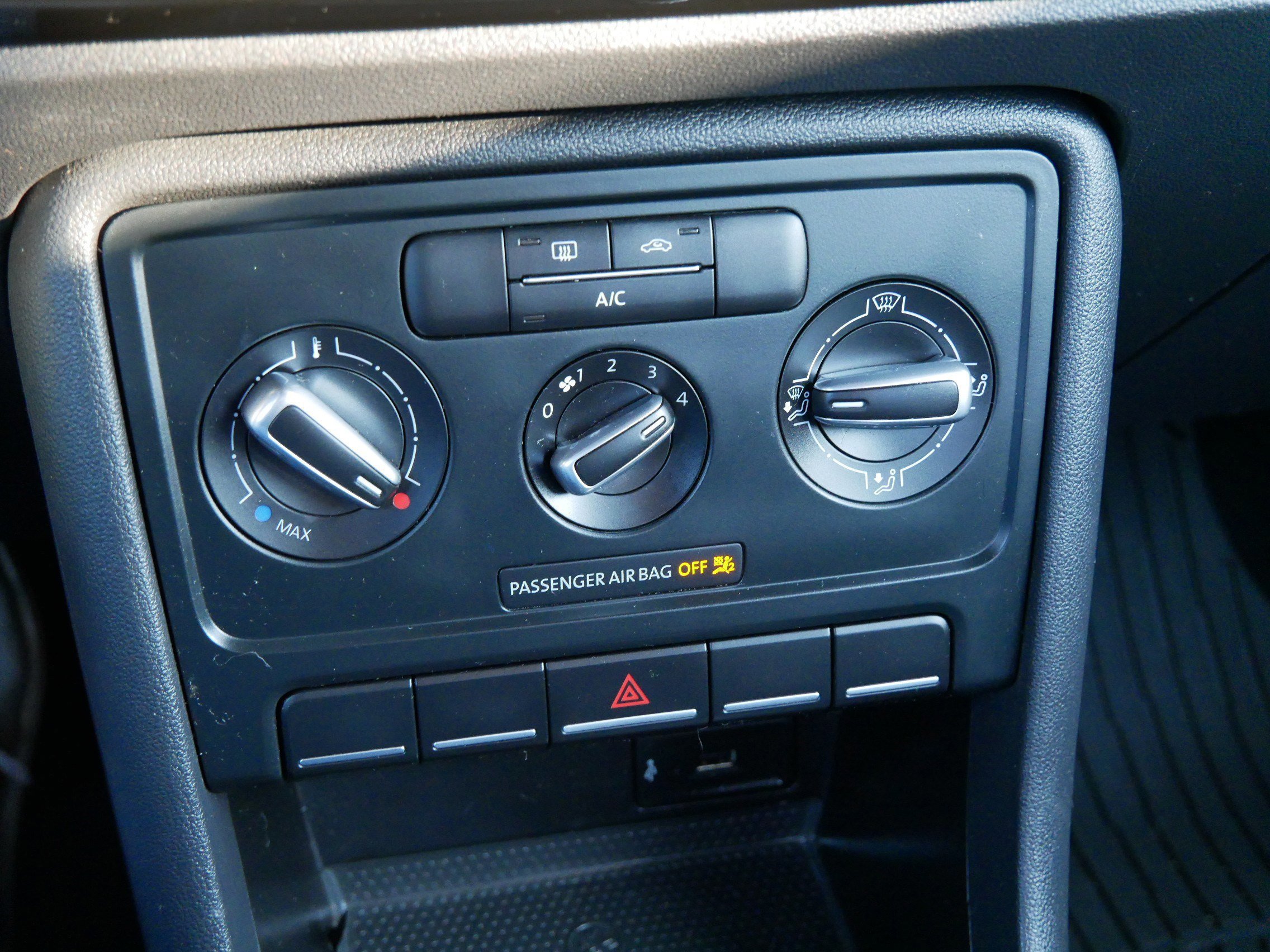 Used 2019 Volkswagen Beetle 2.0T Final Edition SEL image 23