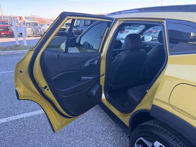 Used 2024 Chevrolet Trax RS w/ Sunroof Package image 12