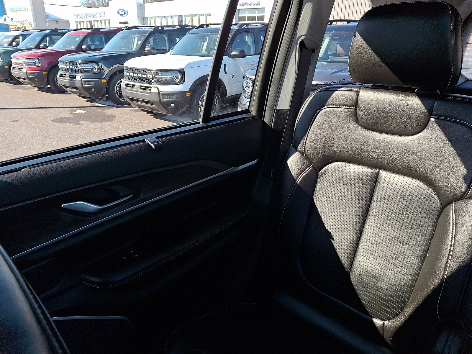 Used 2022 Jeep Grand Cherokee Limited 4xe w/ Luxury Tech Group II image 18