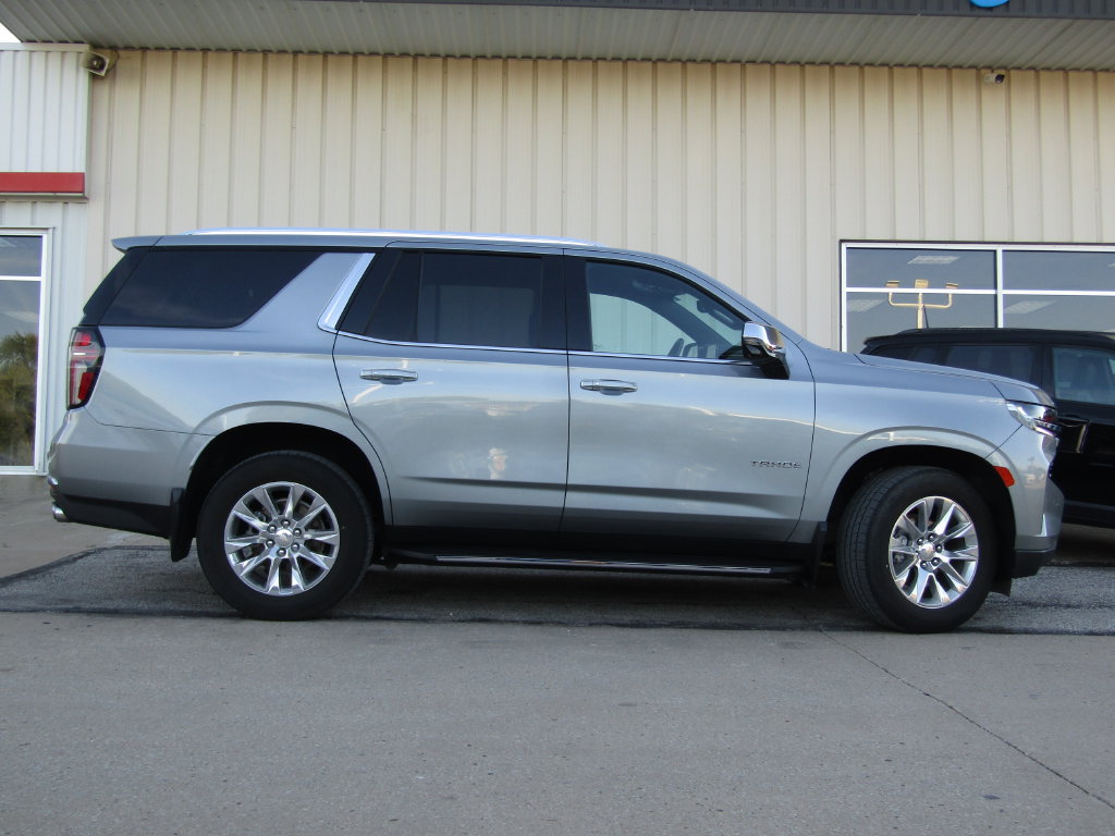 Used 2024 Chevrolet Tahoe Premier AWD/4WD image 2