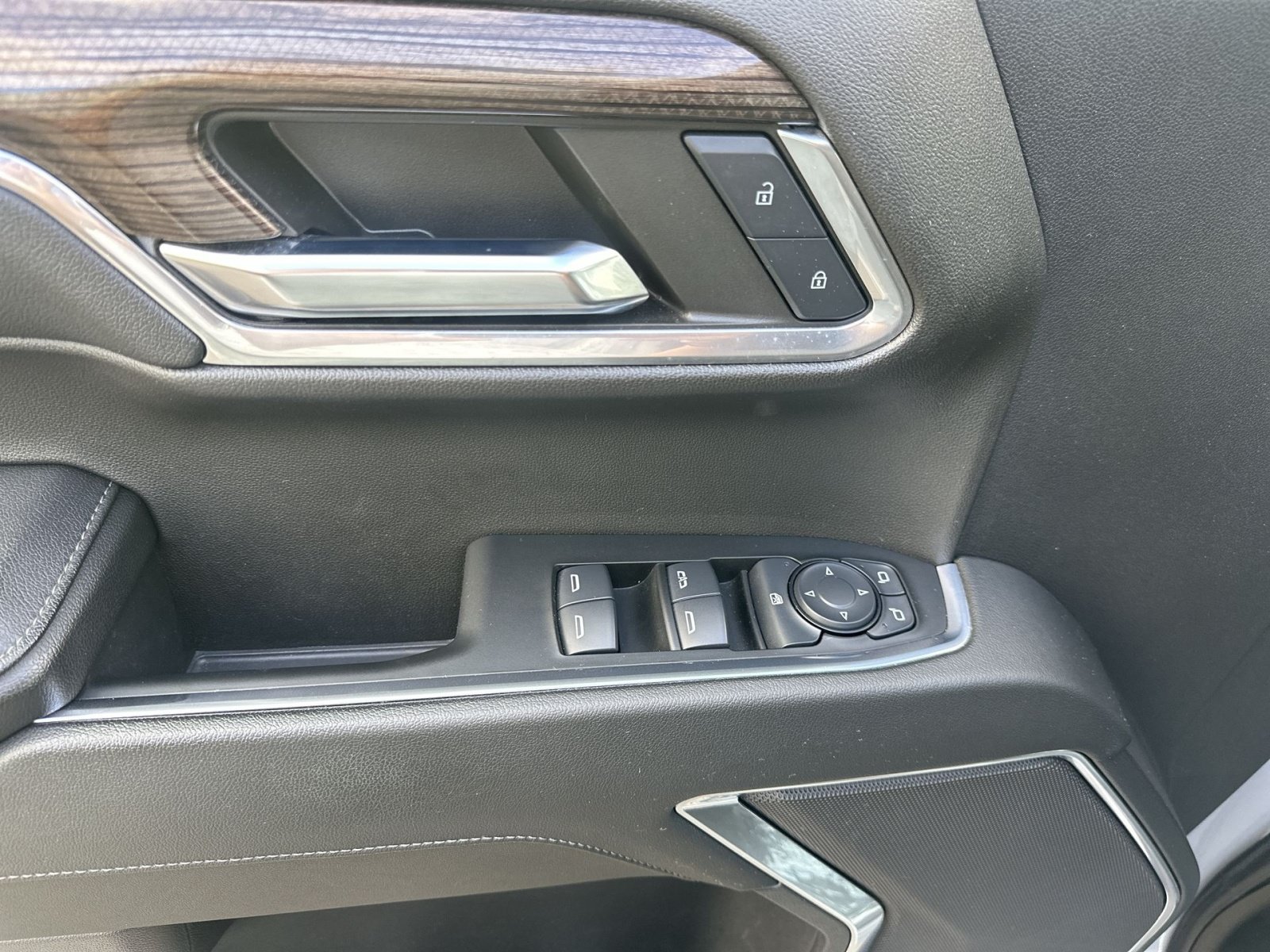 Used 2024 Chevrolet Silverado 1500 LT AWD/4WD image 16