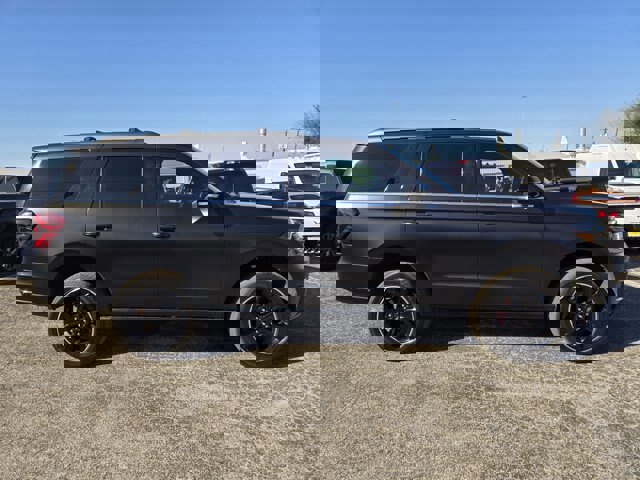 Certified 2022 Ford Expedition Limited image 2