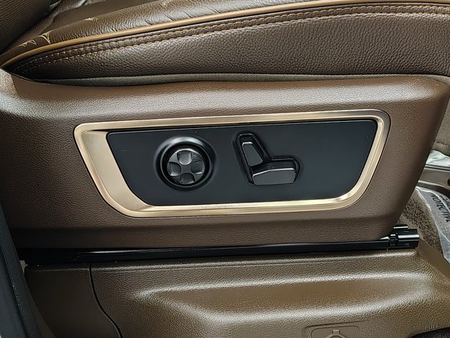 Used 2025 RAM 1500 Limited AWD/4WD image 29