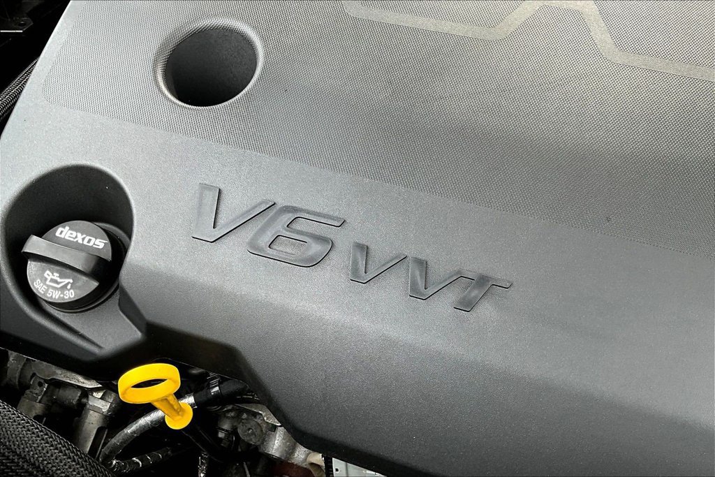 Used 2023 Chevrolet Traverse LT w/ LPO, Cargo Package AWD/4WD image 34