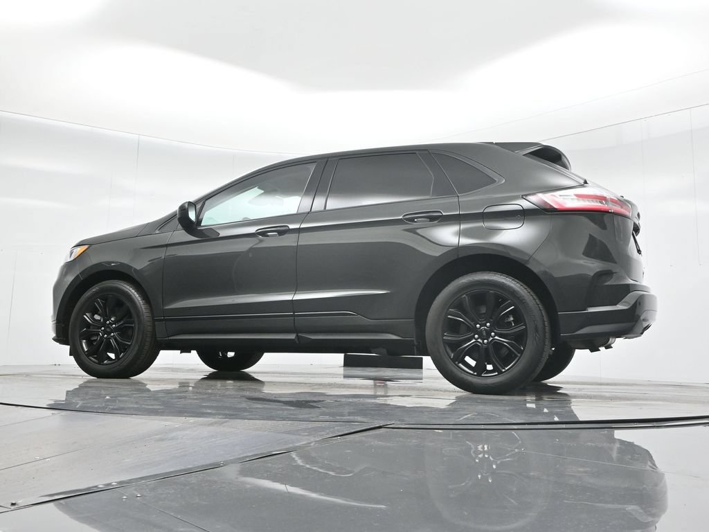 Certified 2022 Ford Edge SE w/ Black Appearance Package AWD/4WD image 51
