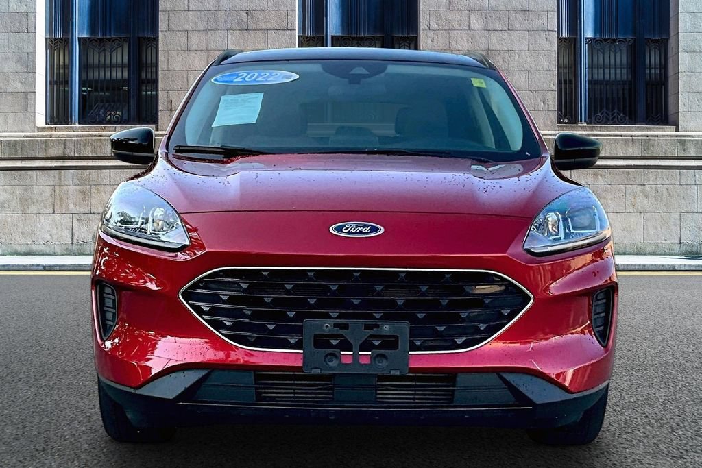 Certified 2022 Ford Escape SE w/ SE Sport Appearance Package FWD image 3