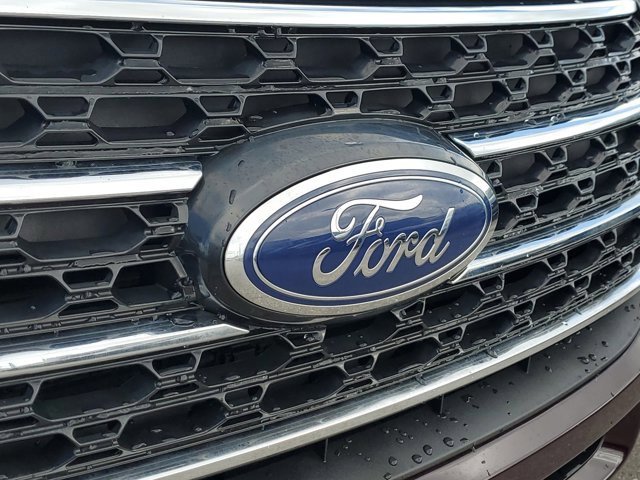 Certified 2023 Ford Explorer XLT w/ Equipment Group 202A image 7