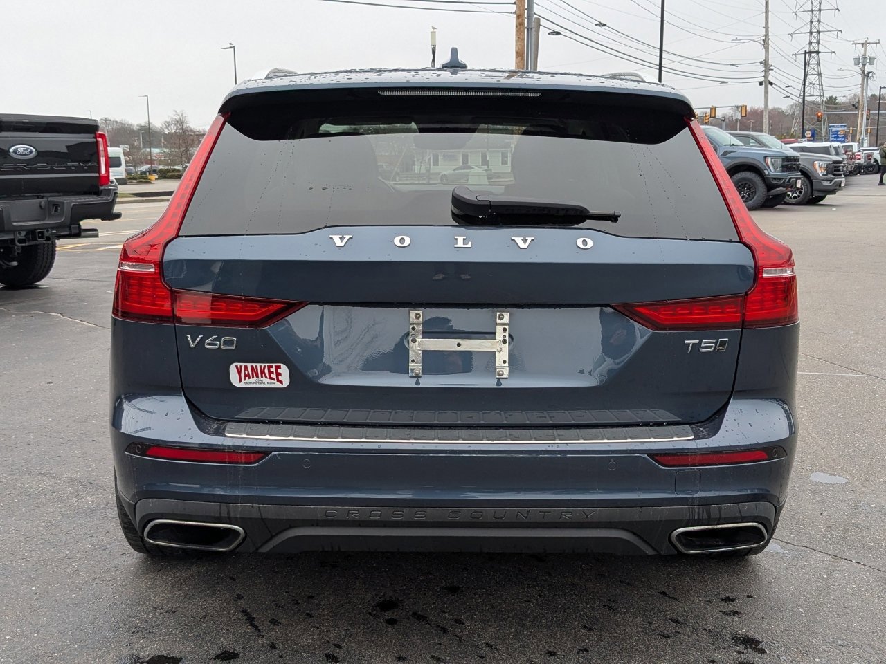 Used 2022 Volvo V60 T5 Cross Country AWD/4WD image 4
